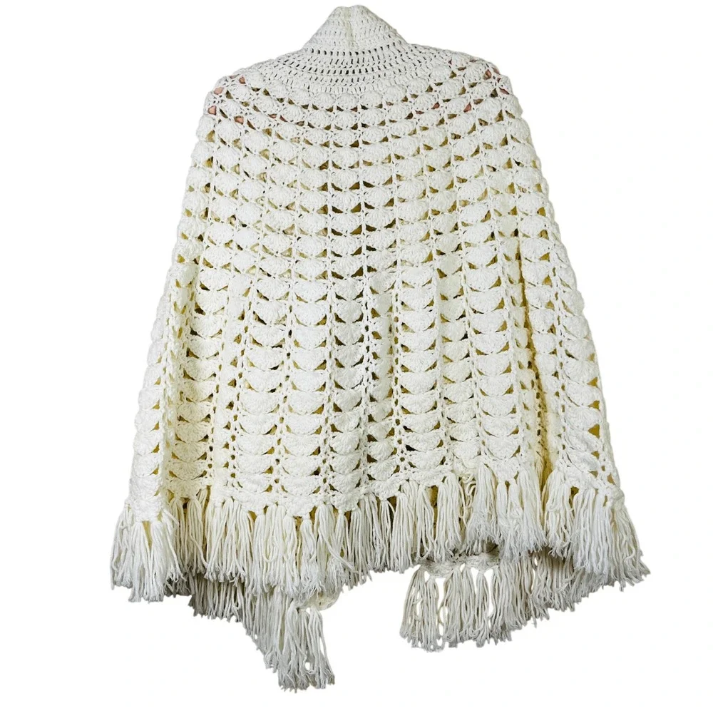 Vintage Handmade Ivory Crochet Shell Stitch Shawl Wrap Fringe Cape Poncho Boho